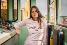 photoshoot - picture - foto - Pink Flamingo - roos - illustration - illustratie - Jana Roos - artwork - model - Klara Verzele - women collection sweater 