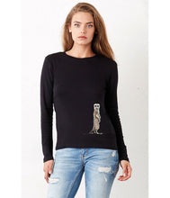 Women T-shirt - frontshot - photoshoot - model -  organic cotton - long sleeved - round neck - printdesign - drawing - JanaRoos - Meerkat - stokstaartje