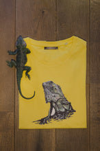 Men's T-shirt Igujana Maize Yellow print design drawing organic cotton short sleeved round neck lizard toy hagedis geel