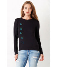 Women T-shirt - frontshot - photoshoot - model -  organic cotton - long sleeved - round neck - printdesign - drawing - JanaRoos - butterflies - vlinders