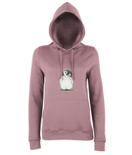 JanaRoos - women's Hoodie - Packshot - Hand drawn illustration - Round neck - Long sleeves - Cotton - dusty pink - penguin
