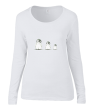 Women T-shirt -  organic cotton - long sleeved - round neck - white - wit - printdesign - drawing - JanaRoos - penguin - pinguïn