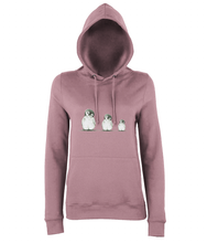 JanaRoos - women's Hoodie - Packshot - Hand drawn illustration - Round neck - Long sleeves - Cotton - dusty pink- penguins