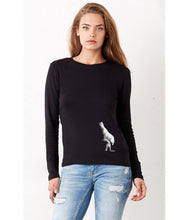 Women T-shirt - frontshot - photoshoot - model -  organic cotton - long sleeved - round neck - printdesign - drawing - JanaRoos - white raven - witte raaf